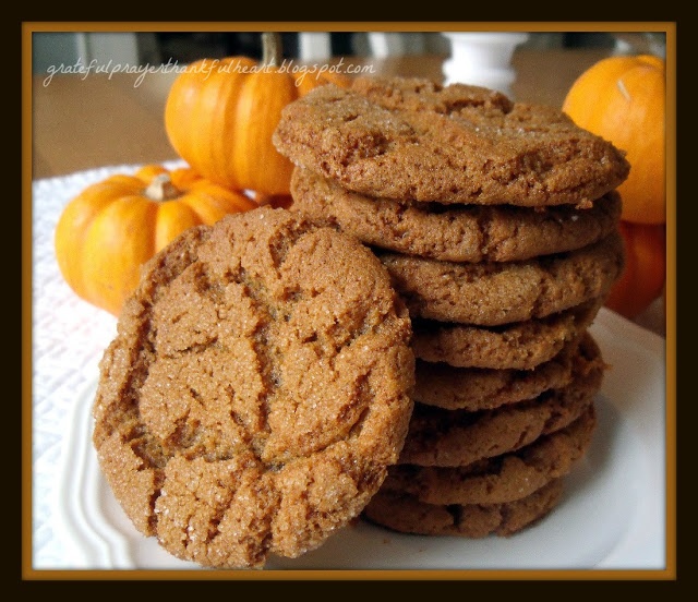 An old-fashioned recipe handed down through the years, Ginger crinkles cookies are a favorite especially during the autumn season. 