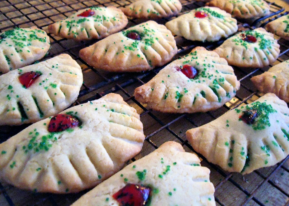 The snow day was perfect for filling the house with the scent of baking cookies and treats like those in a sweet Shoppe. Outside was a picture of white drifts of falling snow and inside was filled with Christmas music and lots of sugar, butter and baking sheets.
