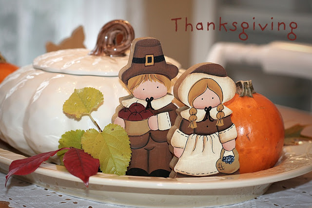 Cute Pilgrim and Indian Centerpiece of vintage painted wood figures for Thanksgiving and lovely Giving Thanks blessing to frame or recite. 