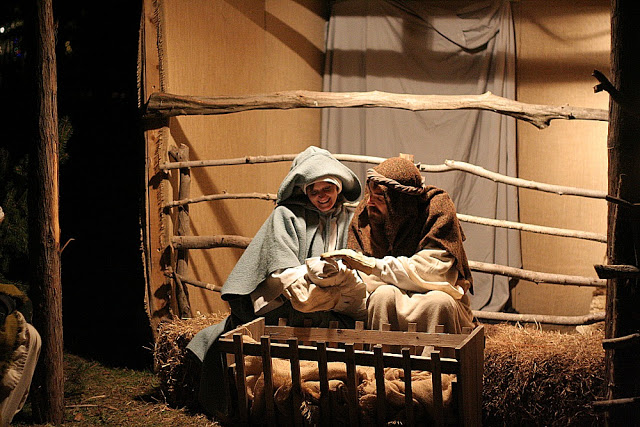 Living nativity is a live production with 13 walk-through scenes from creation to the ascension of Jesus. A Christmas tradition celebrating His birth.