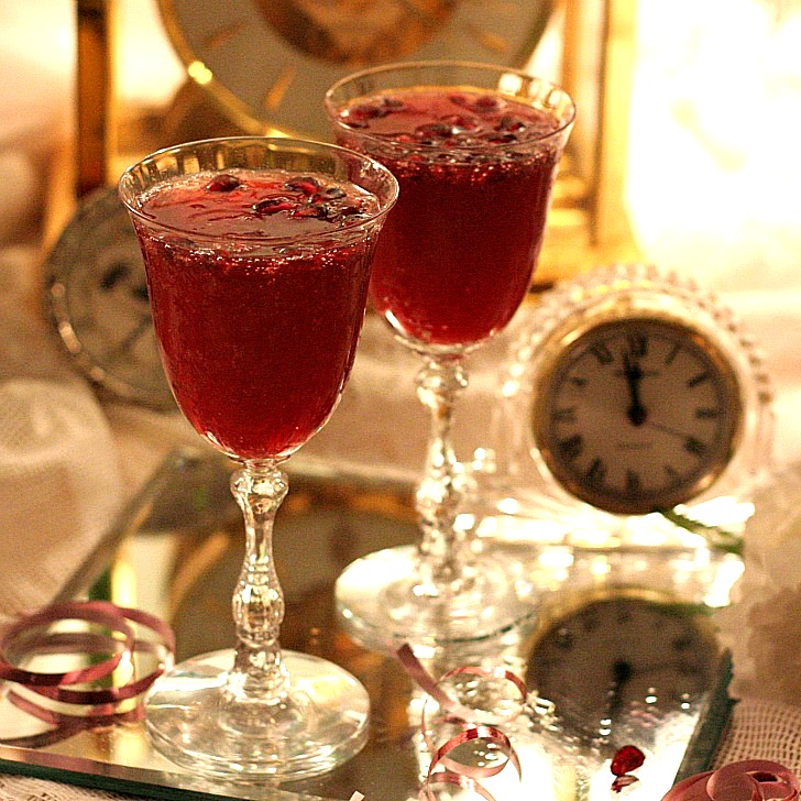 Easy recipe for a lovely Pomegranate Champagne Toast for New Year's Eve. Post also includes a recipe for Pomegranate Vinaigrette with How-to directions for cutting the pomegranate.