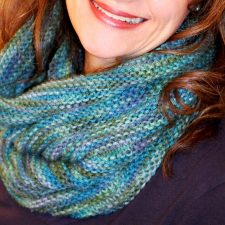 Cute Knitted Cowl Pattern