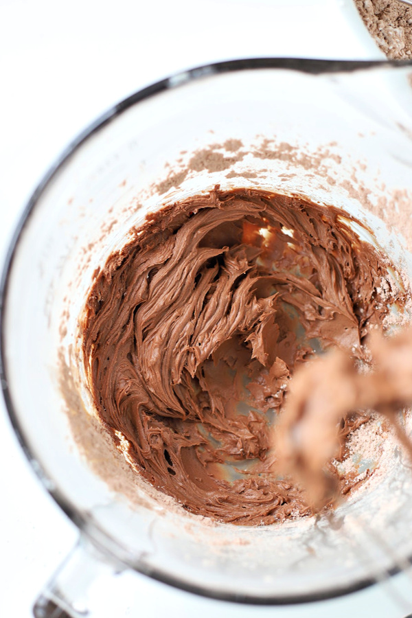 How to make the best homemade chocolate frosting using cocoa powder. Easy recipe for a creamy dark icing for birthday cakes and cupcakes.