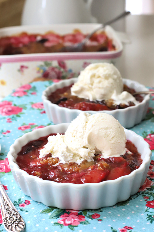 Delicious plum and oatmeal crisp with ice cream