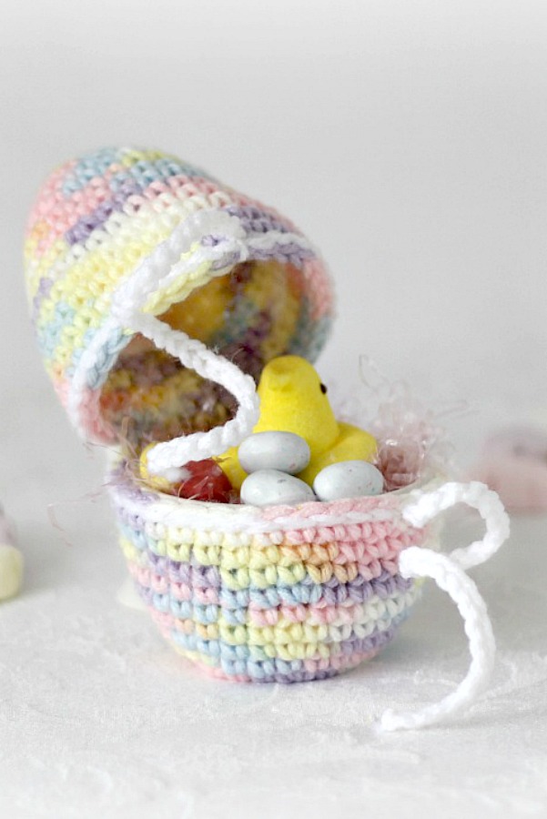 Make sweet Easter decorations from an easy crochet pattern for an egg that separates. Add some decorative grass, jelly beans or chocolate bunnies to fill a child's Easter basket.
