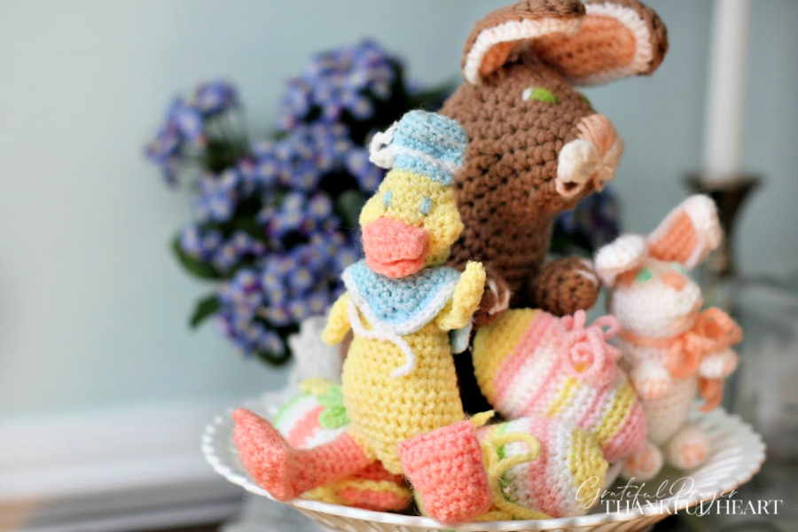 Sweet vintage pattern for crochet Easter eggs. Crochet in pretty pastel colors and fill a basket or bowl for a lovely and decorative holiday centerpiece. 