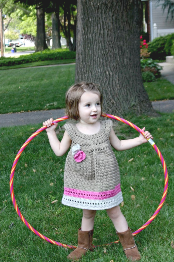 Sweet crochet top or dress for little girls from La La Lovely pattern. Easy Etsy pattern for an adorable outfit for kids clothing.