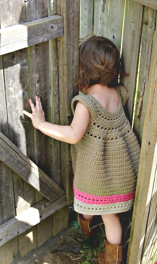 Sweet crochet top or dress for little girls from La La Lovely pattern. Easy Etsy pattern for an adorable outfit for kids clothing.
