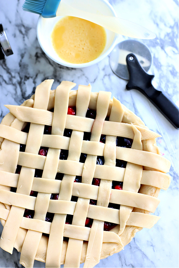how to weave pie crust strips for cranberry and fig pie