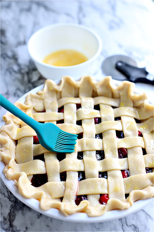 egg wash for cranberry and fig pie lattice crust