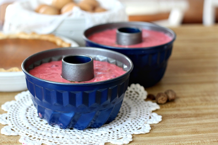 Bring the beautiful jewel-tone colors of cranberries to your Thanksgiving table. Holiday Cranberry Mousse is light and fluffy and looks so pretty. It tastes yummy too!