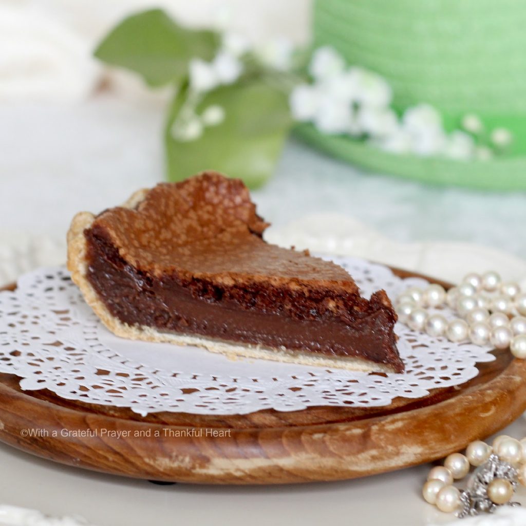  Decadent Minny's chocolate pie is made popular by the book by Kathryn Socket, "The Help". It is easy to make and perfectly delicious using regular ingredients.