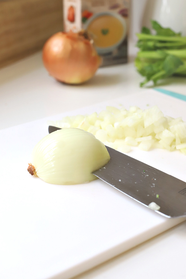 How to safely chop an onion