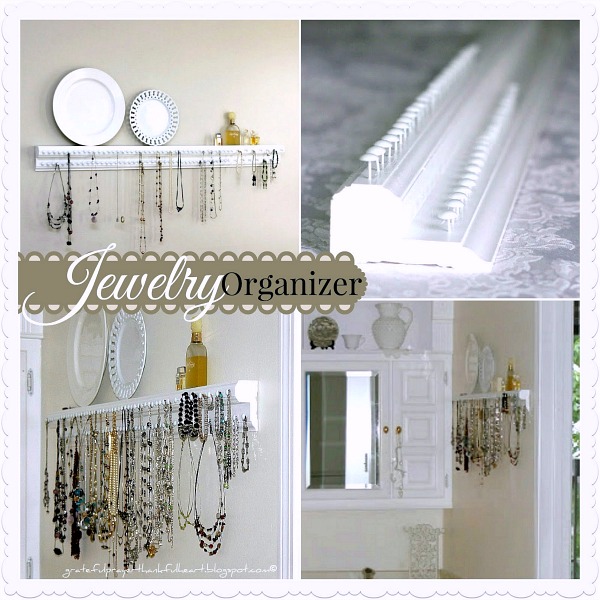DIY wooden wall jewelry shelf organizer has plenty of hooks to keep necklaces and bracelets from tangling and within easy reach.