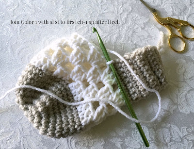 Sweet pattern for 1st Christmas crochet baby stocking www.gratefulprayerthankfulheart.com 