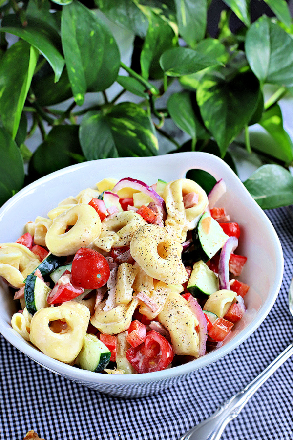 creamy dressing for Hawaiian pasta salad with cheese tortellini and ham
