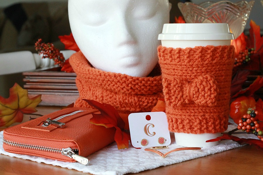 Knitted Beverage Cozy is an easy projects even for beginners. Make in your favorite color to keep your pumpkin spice coffee or hot chocolate warm.