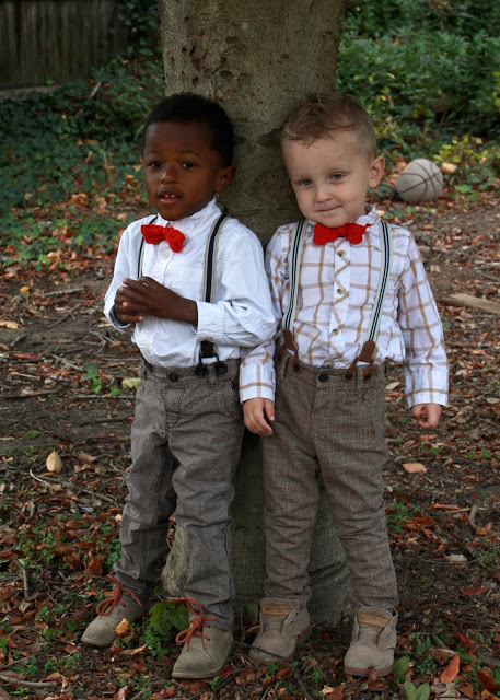 Little boys look adorable dressed up with suspenders and red bow ties. You can make the bow ties quickly with this easy knitted bow tie pattern. Sweet for any occasion.