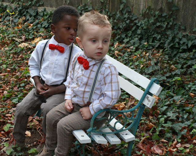 Little boys look adorable dressed up with suspenders and red bow ties. You can make them quickly with this easy knitted bow tie pattern. Sweet for any occasion. 