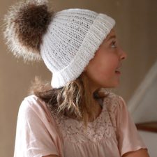 How-to Faux Fur Pom Pom on Knitted Toque