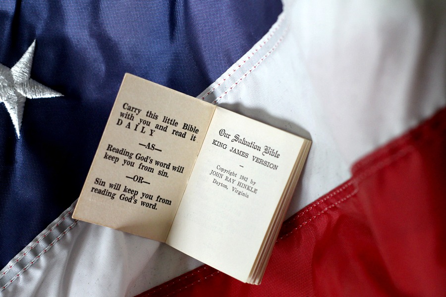 Lest we forget Memorial Day remembrance of those who served and gave their all. Quotes and verses from a soldiers little Salvation Bible for Decoration Day.