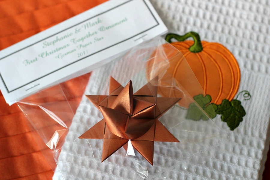 Learn to make German Star paper Ornaments with easy to follow How-To video. Three-dimensional star made by weaving and folding about forty steps.