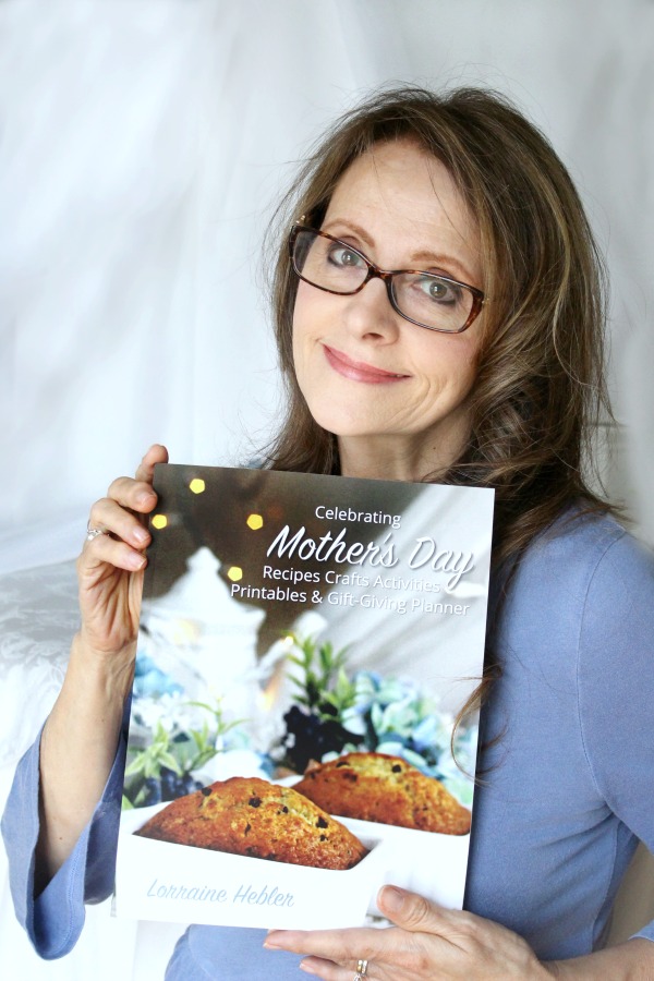 Planning the Perfect Mother’s Day celebration is so easy with this collection of yummy brunch recipes, handmade craft projects, helpful gift guide and heartwarming printables for games, notes, letters and food toppers. Make Mom feel totally loved and appreciated.