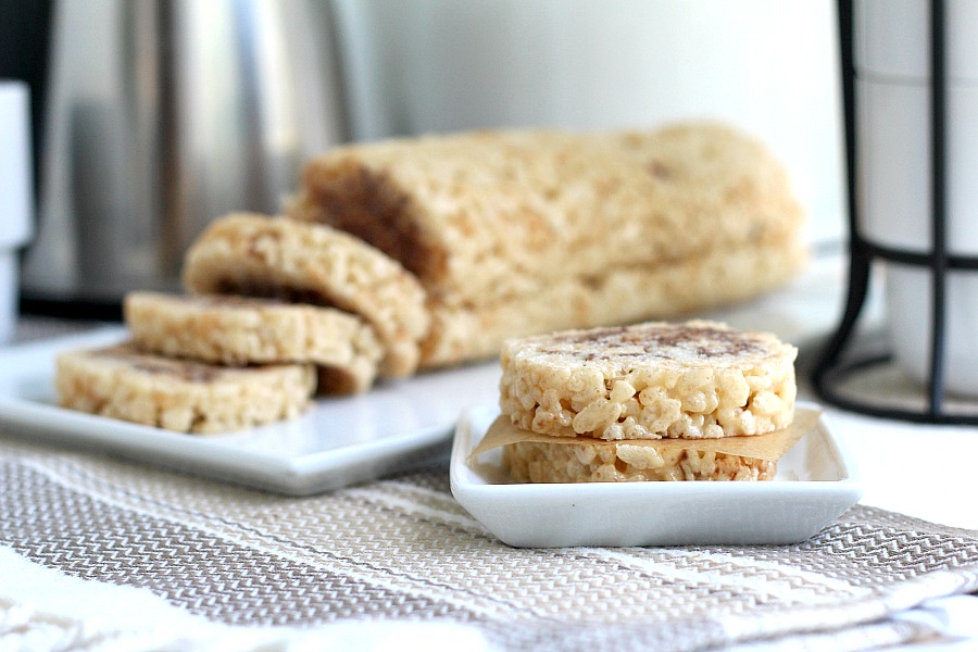 Easy recipe for Chocolate & Peanut Butter Rice Krispies Roll, fun treats for adults and kids.