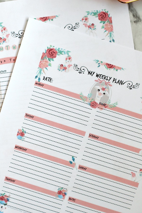 Adorable Llama Weekly & Daily Planners to jot down all those tasks, projects and appointments to keep you on track. Click for your free download.