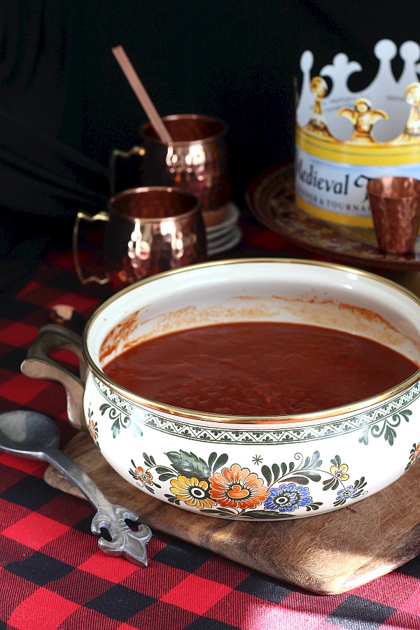 Worthy of the Queens approval and fit for her knights as they ready for a fencing duel is a delicious bowl of Medieval Times Tomato Bisque. Click for easy soup recipe and photos of a visit featuring jousting, swordsmanship, horsemanship and falconry.
