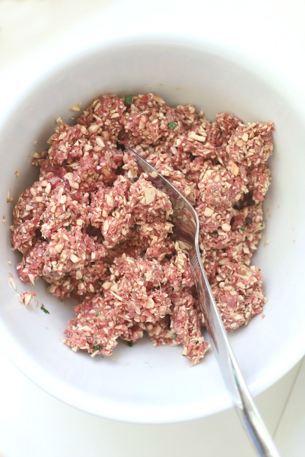 No giving up taste with moist and juicy blended burgers. The perfect mix of finely chopped mushrooms and ground beef create a delicious Umami burger that is healthier for you.
