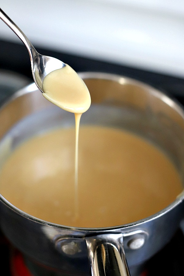 Making homemade caramel sauce is easy and so delicious. Recipe to make on the stove top, in the oven or microwave using sweetened condensed milk. Use on ice cream, apple pie, apple slices, gingerbread, bread pudding and cakes.