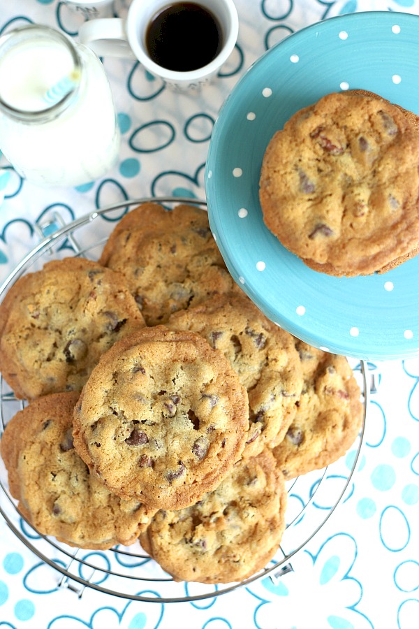 Easy recipe for crunchy chocolate chip cookies with a perfect balance of crunchy on the outside and chewy inside.