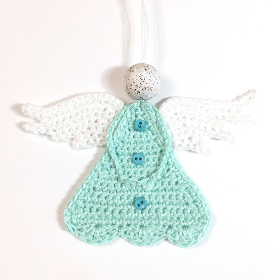 10 of the cutest crochet Christmas ornaments with free patterns that are easy! Use to decorate, trim the holiday tree, give as gifts and embellish presents.