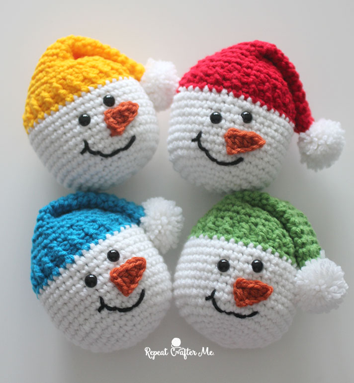 10 of the cutest crochet Christmas ornaments with free patterns that are easy! Use to decorate, trim the holiday tree, give as gifts and embellish presents.