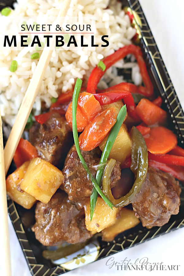 Pineapple chunks, bell pepper and sliced carrots in a lightly tangy sauce, sweet and sour meatballs is a little retro recipe from the 70's and 80's. Easy and flavorful, it is worth revisiting for a great weeknight or family dinner.