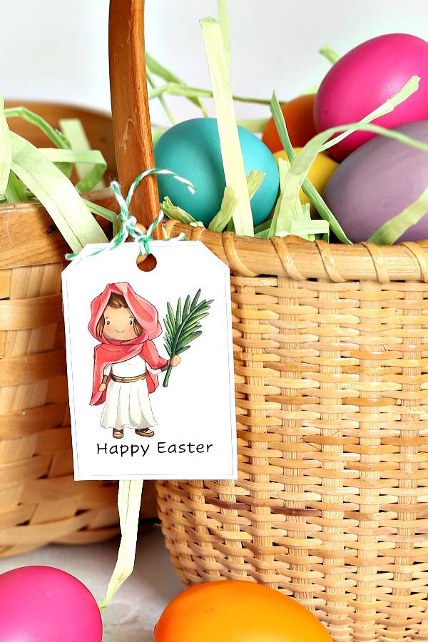 Cute and colorful Bible characters. Embellish and decorate your baskets or special breads or food gifts for family and friends with FREE printable Christian Easter story gift tags.