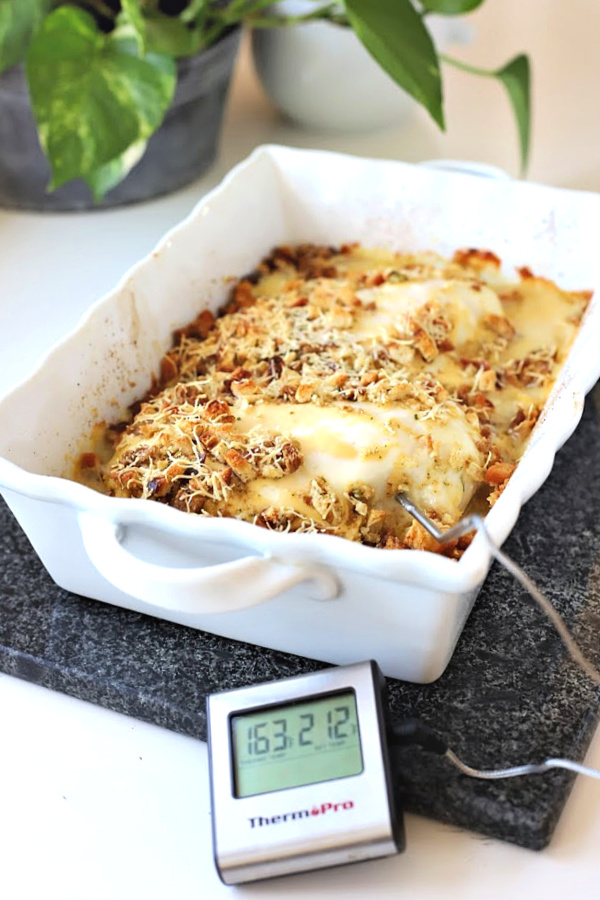 Looking for a quick and easy recipe for a kid-friendly weeknight dinner or to take to a potluck? Make cheesy chicken and stuffing in a creamy sauce and topped with stuffing and melted Swiss cheese (or your favorite cheese). A cinch to make and so good!