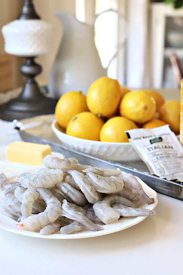 Ingredients needed for one pan lemon shrimp recipe