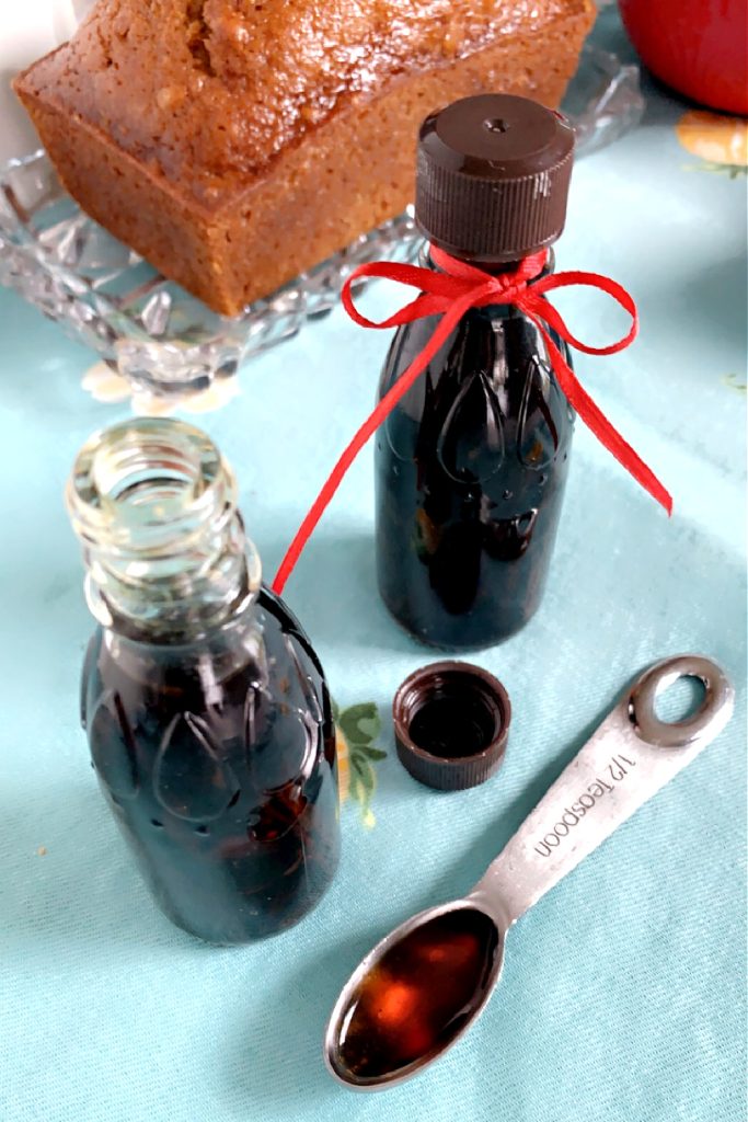 Easy recipe for homemade vanilla extract, a perfect gift for bakers.